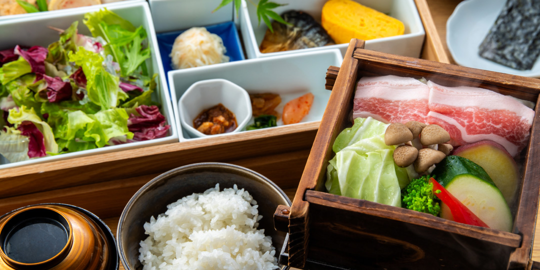 朝食