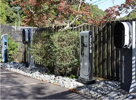 枯淡嬉野に設置された電気自動車の充電スタンド