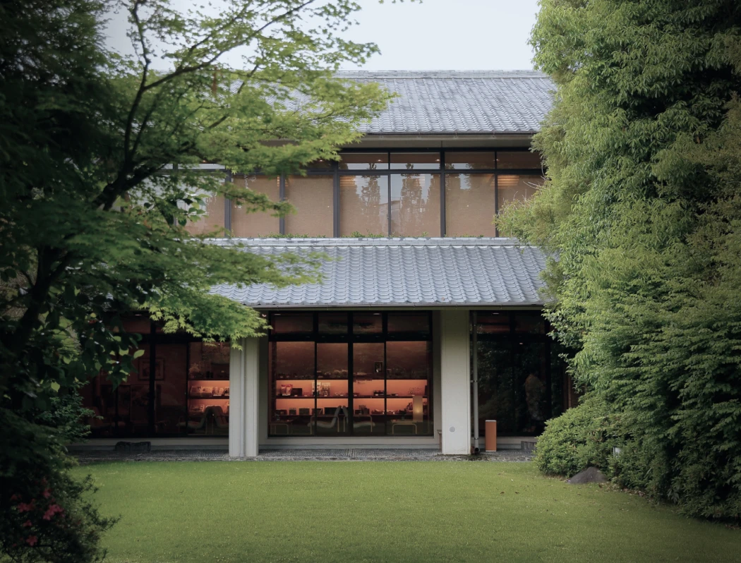 碧と光が導く静寂の大人リトリート