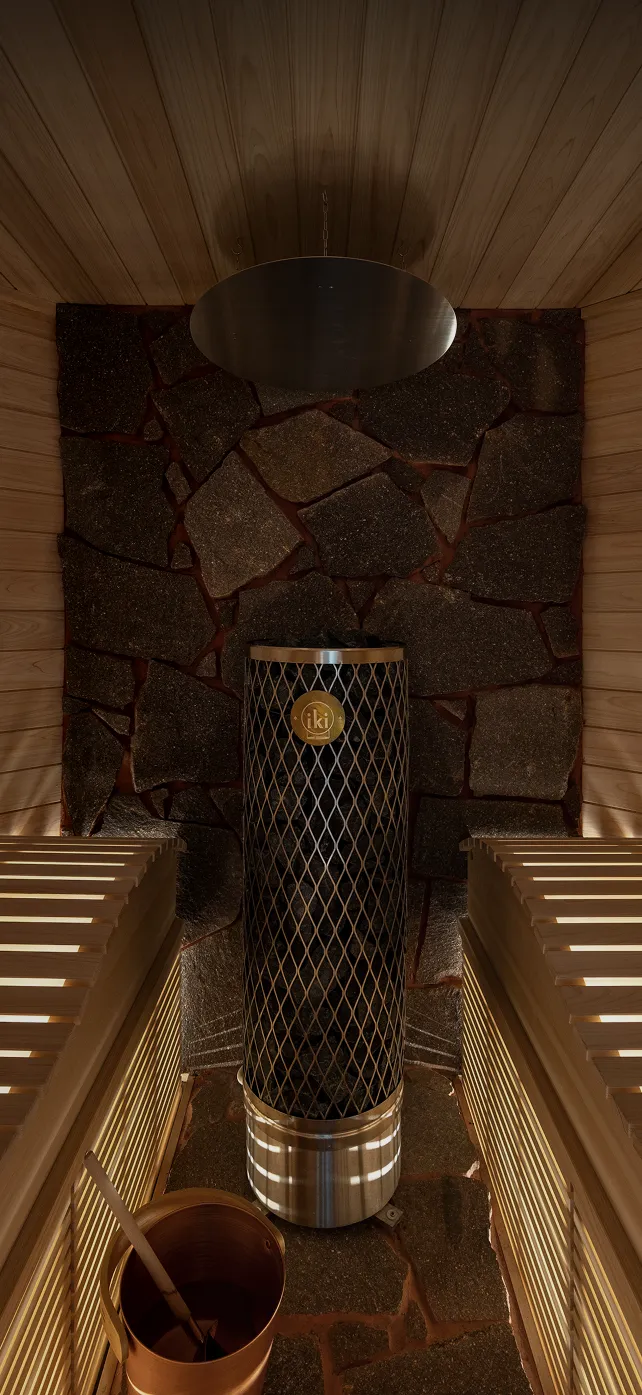 ソ木製の設えのサウナ
